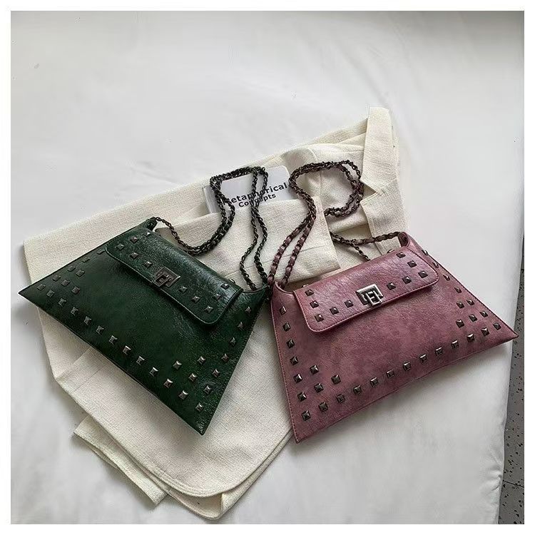 Chic Chain Shoulder Bag