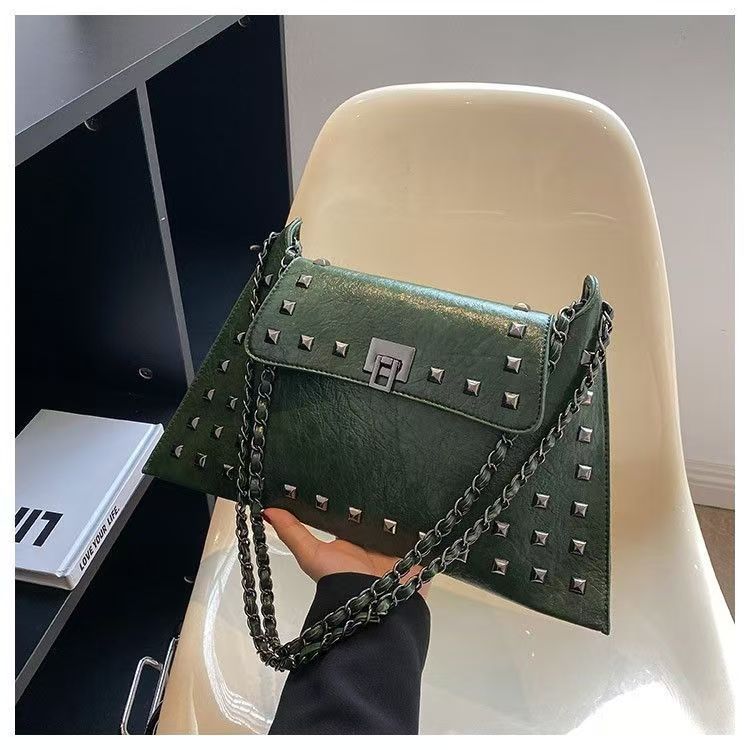 Chic Chain Shoulder Bag